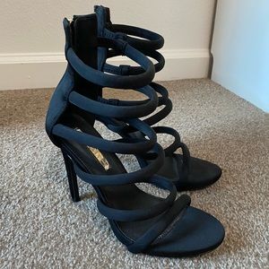 BLACK STRAPPY HEELS